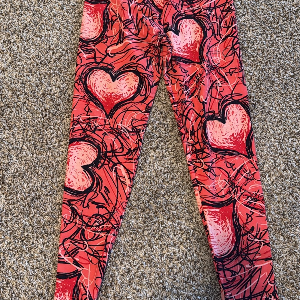 OS Lularoe Heart‎ Patterned Leggings Like New!
